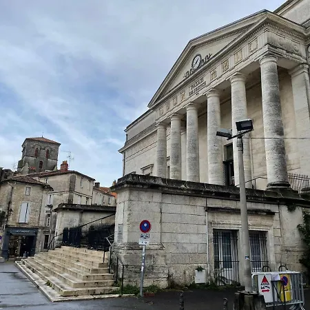 アパート Superbe Loft Insolite Au Coeur D'angouleme アングレーム