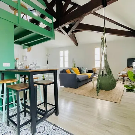 Superbe Loft Insolite Au Coeur D'angouleme *