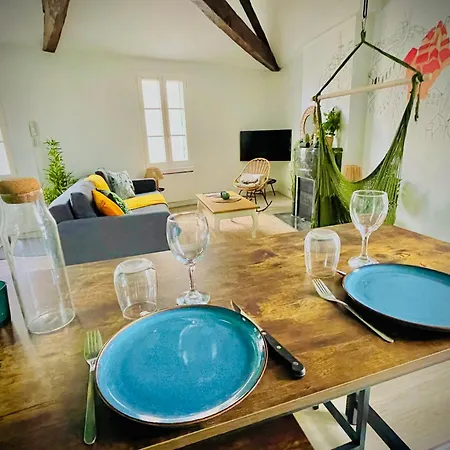 Superbe Loft Insolite Au Coeur D'angouleme アングレーム