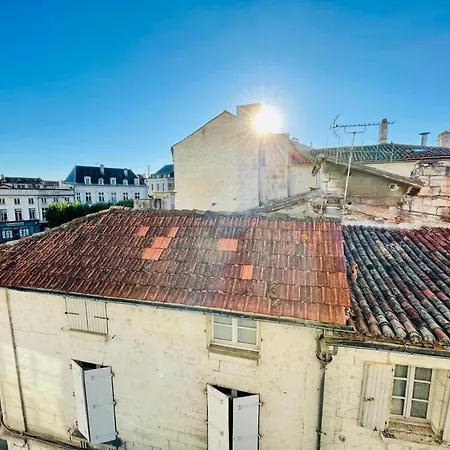 Superbe Loft Insolite Au Coeur D'angouleme アパート *