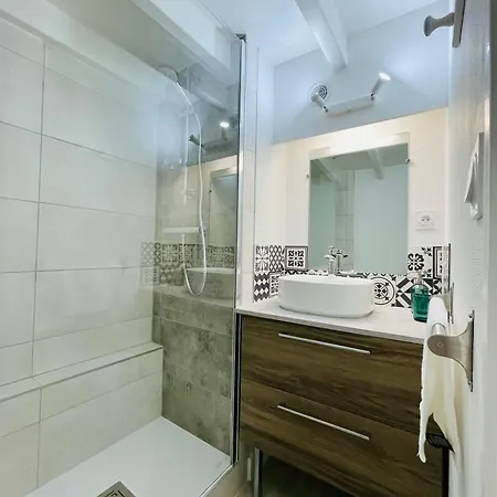 Superbe Loft Insolite Au Coeur D'angouleme * アングレーム